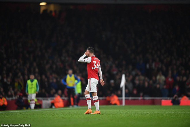 Arsenal hòa thất vọng trên sân nhà dù dẫn trước hai bàn trong ngày VAR không đứng về phía họ - Ảnh 6.