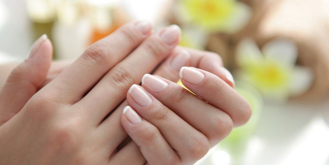 10 dấu hiệu của móng tay cho thấy sức khỏe của bạn đang có vấn đề - Ảnh 2.