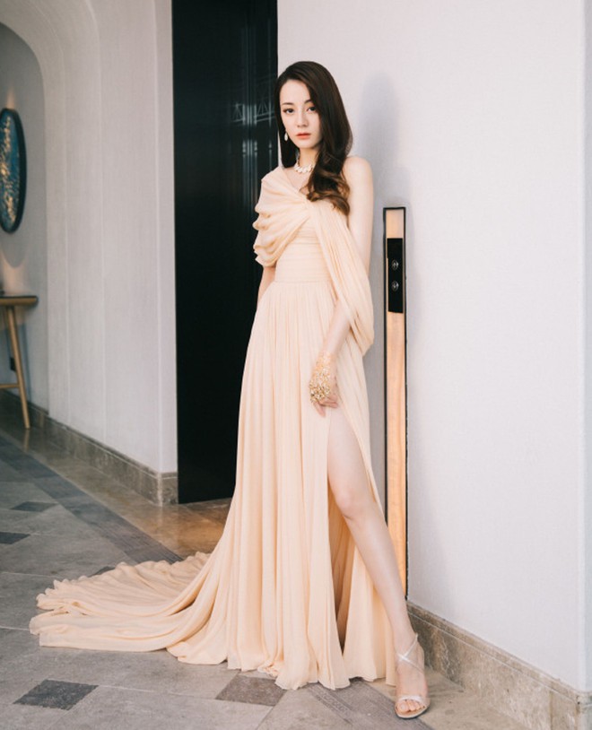 So sánh số lần Tiểu Hoa Đán diện đồ Haute Couture đi sự kiện: Angela Baby vô địch với 26 lần trong khi Dương Mịch mới được mặc 2 lần - Ảnh 8.