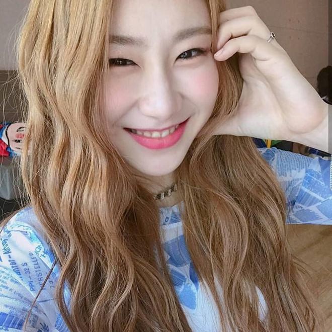 Tr&ograve;n mắt visual d&agrave;n mỹ nh&acirc;n 2k1 được b&aacute;o H&agrave;n ngợi ca kh&ocirc;ng đ&ugrave;a được đ&acirc;u: Bản sao Sulli c&oacute; đọ lại g&agrave; nh&agrave; JYP? - Ảnh 13.