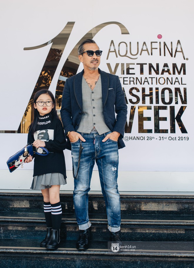 Street style AVIFW ng&agrave;y 4: tinh thần l&ecirc;n đồ chặt ch&eacute;m của giới trẻ H&agrave; th&agrave;nh vẫn kh&ocirc;ng hề sụt giảm - Ảnh 11.