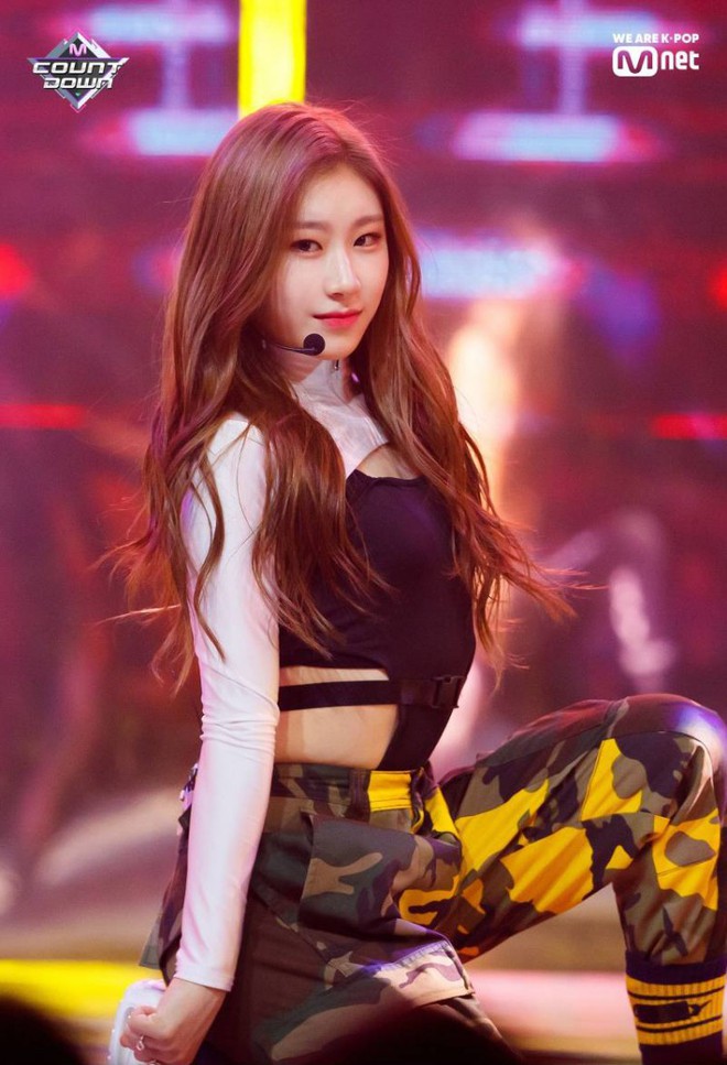 Tr&ograve;n mắt visual d&agrave;n mỹ nh&acirc;n 2k1 được b&aacute;o H&agrave;n ngợi ca kh&ocirc;ng đ&ugrave;a được đ&acirc;u: Bản sao Sulli c&oacute; đọ lại g&agrave; nh&agrave; JYP? - Ảnh 12.