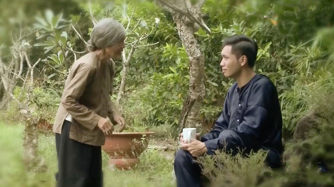 Tiếng S&eacute;t Trong Mưa tập 50 biến th&agrave;nh đại hội kh&oacute;c nh&egrave;: Từ l&agrave;ng qu&ecirc; ra th&agrave;nh thị, ai nấy nước mắt t&egrave;m lem mặt mũi - Ảnh 2.