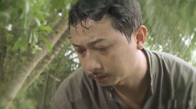 Tiếng S&eacute;t Trong Mưa tập 50 biến th&agrave;nh đại hội kh&oacute;c nh&egrave;: Từ l&agrave;ng qu&ecirc; ra th&agrave;nh thị, ai nấy nước mắt t&egrave;m lem mặt mũi - Ảnh 10.