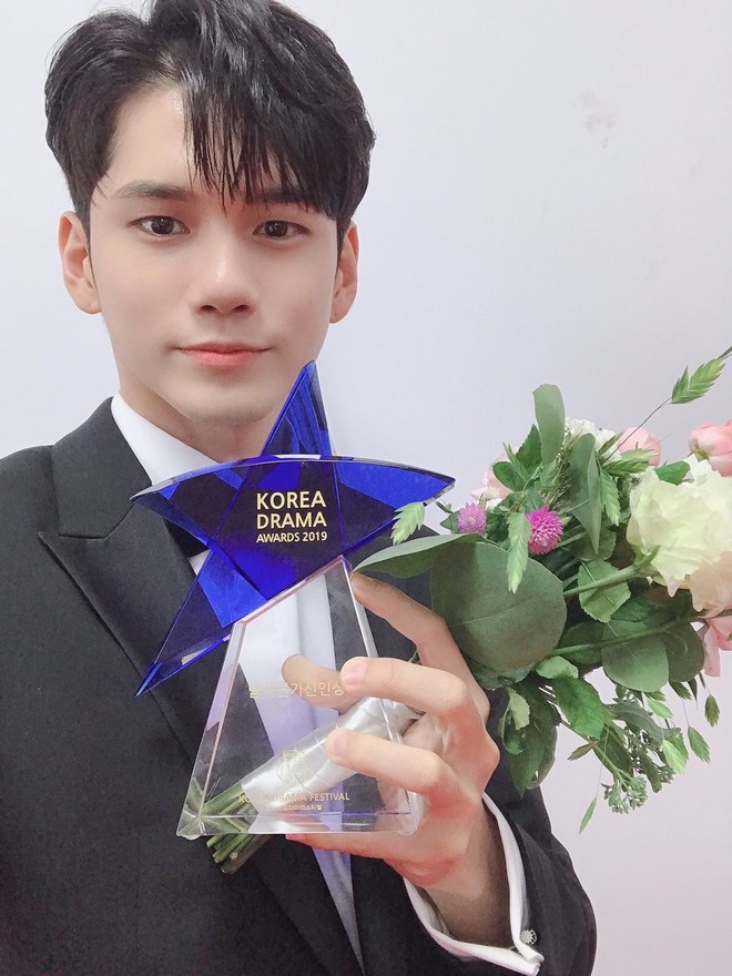 Hotel Del Luna trắng tay, SKY Castle thắng đậm tại giải thưởng truyền hình lớn nhất Hàn Quốc - Korea Drama Awards - Ảnh 6.