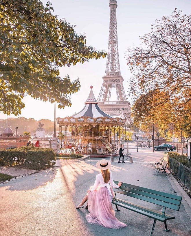 Tưởng chỉ để sống ảo, giữa th&#225;p Eiffel c&#242;n c&#243; cả nh&#224; h&#224;ng v&#224; b&#237; ẩn nhất l&#224; căn hộ khổng lồ nằm tr&#234;n đỉnh - Ảnh 1.