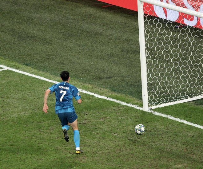 Các ngôi sao Nhật Bản, Iran từng khiến fangirl Việt mê mệt ở Asian Cup 2019 hôm nay đã cùng nhau ghi những bàn thắng tuyệt đỉnh ở giải đấu danh giá nhất châu Âu, giúp bóng đá châu Á ngẩng cao đầu hãnh diện - Ảnh 8.