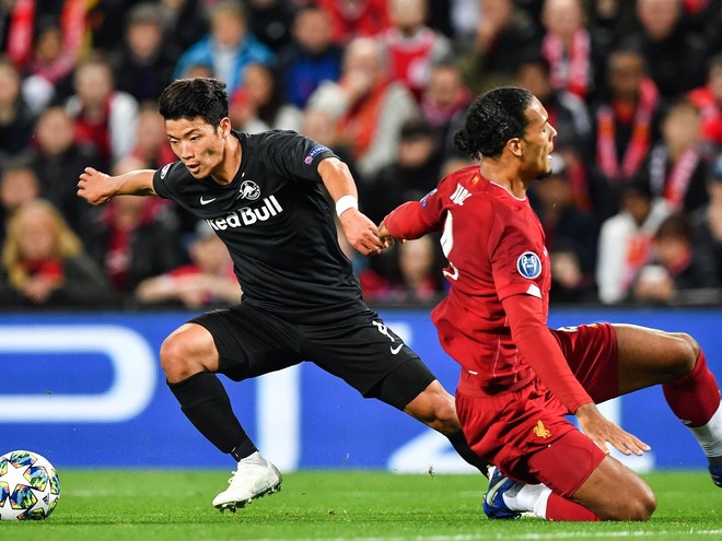 Các ngôi sao Nhật Bản, Iran từng khiến fangirl Việt mê mệt ở Asian Cup 2019 hôm nay đã cùng nhau ghi những bàn thắng tuyệt đỉnh ở giải đấu danh giá nhất châu Âu, giúp bóng đá châu Á ngẩng cao đầu hãnh diện - Ảnh 4.