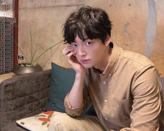 Giật m&igrave;nh điểm chung của 2 n&agrave;ng cỏ Trung - H&agrave;n: Nhan sắc hack tuổi, từng bị đ&aacute; v&agrave; th&iacute;ch tạo drama hậu chia tay - Ảnh 11.