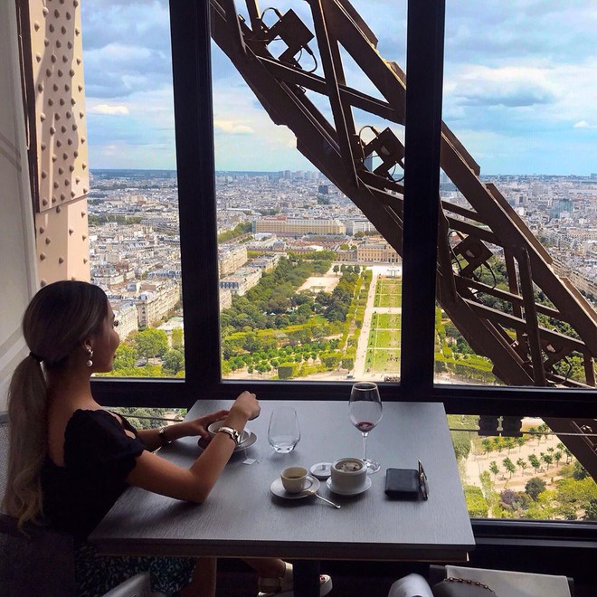 Tưởng chỉ để sống ảo, giữa tháp Eiffel còn có cả nhà hàng và bí ẩn nhất là căn hộ khổng lồ nằm trên đỉnh - Ảnh 10.