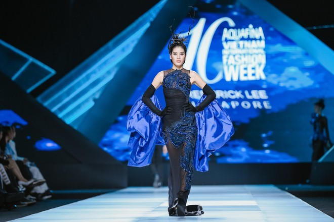 AVIFW Thu Đông 2019: Siêu mẫu Thanh Hằng khoe thần thái đỉnh cao, kết màn hoàn hảo show diễn của "quái kiệt" Frederick Lee - Ảnh 2.