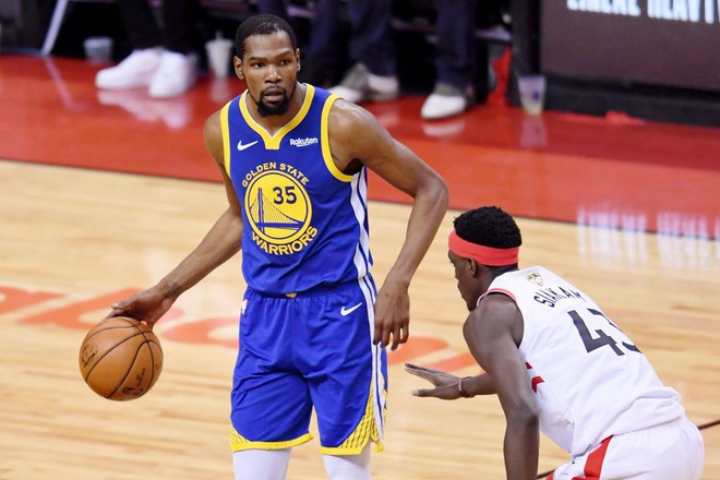 Kevin Durant thổ lộ mong muốn được kết thúc sự nghiệp trong màu áo của một ông lớn châu Âu, lý do của quyết định này thì khá khó đỡ. - Ảnh 2.