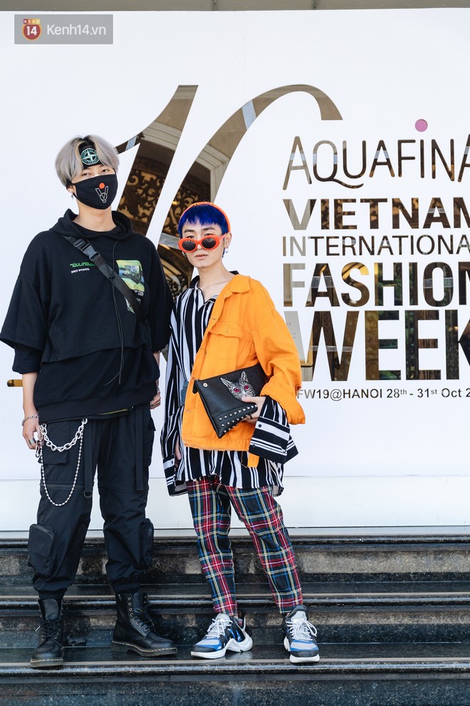 Street style AVIFW ngày 5: các bạn trẻ chứng minh tài sáng tạo outfit đỉnh cao - Ảnh 3.