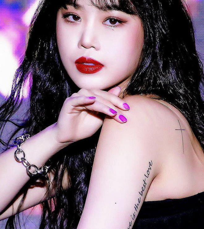 Mỹ nhân (G)I-DLE được gọi là “HyunA phiên bản mới”: Sexy, thần thái chẳng kém đàn chị, thu về vô số fan hậu “Queendom” - Ảnh 2.