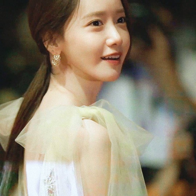 Yoona diện đầm bức tử vòng 1 sexy đến khó tin, nhưng choáng nhất là tổng giá trị bộ đồ cô dát lên người - Ảnh 9.