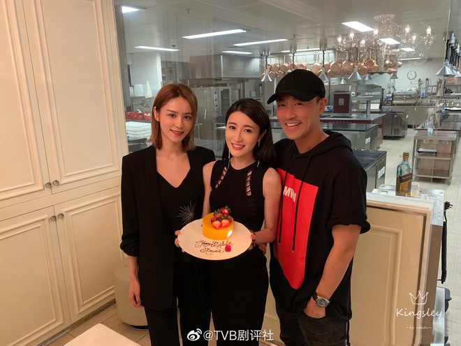 HOT: Trai đẹp TVB Lâm Phong chính thức làm chồng người ta, kết hôn người mẫu nội y kém 11 tuổi - Ảnh 4.