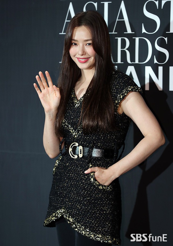 Thảm đen LHP Busan ngày 3: Yoona không còn thần thánh vì đôi chân, tân Hoa hậu Hàn Quốc nhan sắc gây tranh cãi - Ảnh 5.