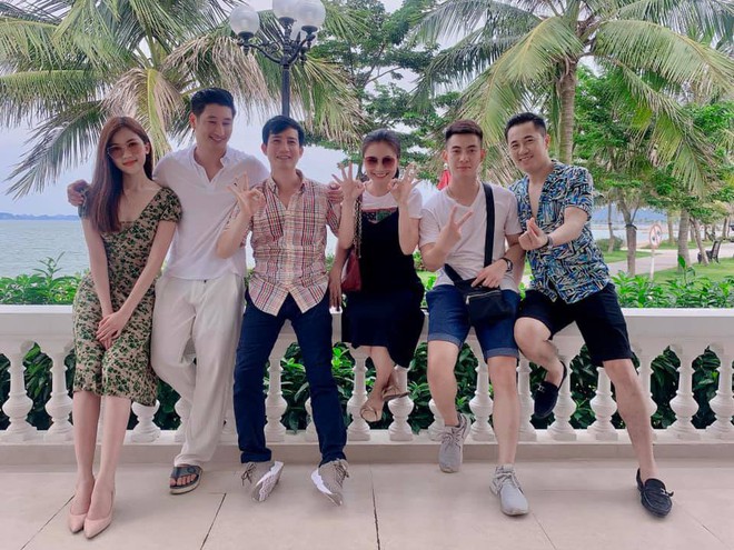 Hậu trường vui như hội của Hoa Hồng Tr&ecirc;n Ngực Tr&aacute;i: Bạn th&acirc;n h&iacute; hửng nh&igrave;n Khu&ecirc; ẵm nửa tỷ, Th&aacute;i buồn như mất sổ gạo! - Ảnh 7.