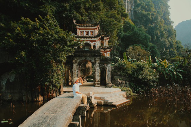 Nhà nhà đều check in với ruộng bậc thang, riêng anh chàng hoàn hảo này lại về kinh đô cũ vào mùa gió lặng, trời trong và cho ra đời bộ ảnh đẹp mãn nhãn - Ảnh 6.