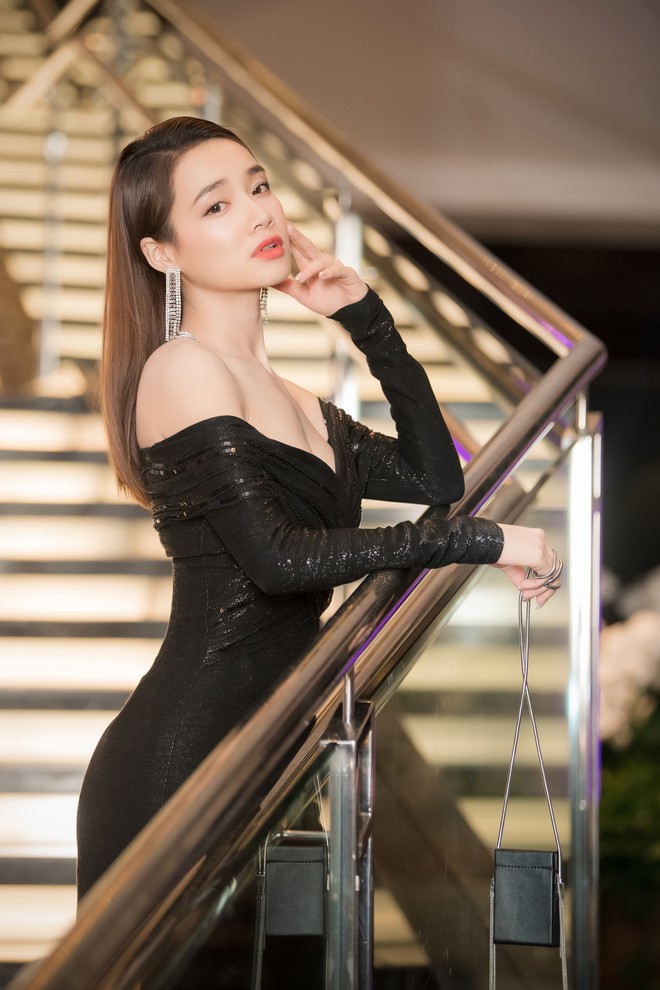Nh&atilde; Phương trễ nải khoe v&ograve;ng 1 n&oacute;ng bỏng, tiết lộ c&acirc;n nặng thật sau thời gian gầy b&aacute;o động - Ảnh 2.