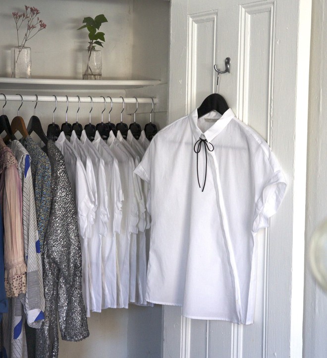 B&iacute; quyết th&agrave;nh c&ocirc;ng của nữ gi&aacute;m đốc xinh đẹp: Suốt 3 năm chỉ diện 1 mẫu &aacute;o đi l&agrave;m, đồng nghiệp phải k&iacute;nh nể - Ảnh 2.