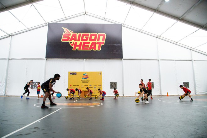 Trước thềm SEA Games 30, tuyển b&oacute;ng rổ Việt Nam dự kiến giao hữu với c&aacute;c đối thủ cực chất lượng - Ảnh 3.