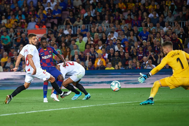 Messi th&ocirc;ng n&ograve;ng bằng si&ecirc;u phẩm, Barcelona v&ugrave;i dập kẻ th&aacute;ch thức nhưng niềm vui chưa trọn vẹn bởi drama thẻ đỏ cuối trận - Ảnh 7.