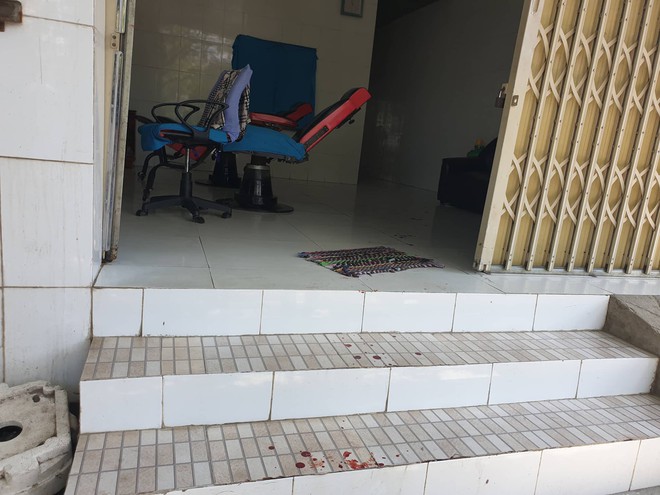 Vụ g&atilde; đ&agrave;n &ocirc;ng quỵt tiền mua d&acirc;m, đ&acirc;m 2 người phụ nữ trọng thương: Chồng b&agrave;ng ho&agrave;ng khi thấy vợ nằm gục tr&ecirc;n vũng m&aacute;u - Ảnh 6.