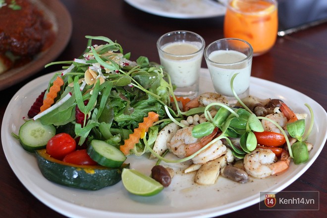 Đến Chiang Mai mà không đi ăn ở nông trại sẽ là một thiếu sót lớn đó, ca sĩ Quang Vinh và mầm non giải trí Liên Bỉnh Phát còn từng mê mệt món ăn ở đây này - Ảnh 9.