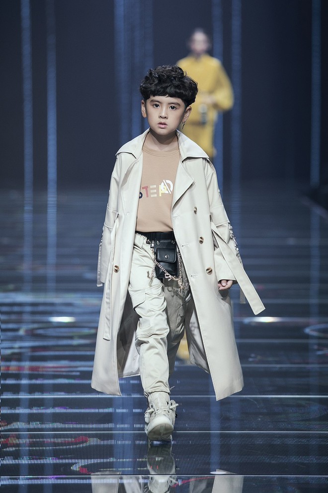 IVY moda khẳng định xu hướng thời trang Thu Đ&ocirc;ng 2019 c&ugrave;ng BST Step Out - Ảnh 6.