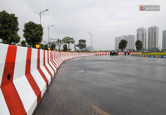 Hà Nội: Cận cảnh tuyến đường Nguyễn Văn Huyên nối dài mới được thông xe - Ảnh 2.