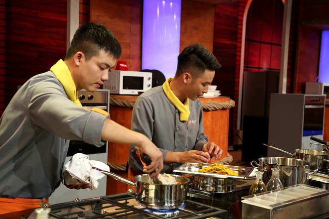 Top Chef Vietnam: Cãi lời đội trưởng, tự ý làm món mình thích, đầu bếp đành gói dao ra về! - Ảnh 3.