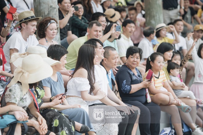 Theo chân Đông Nhi và Ông Cao Thắng sáng đầu tiên sau khi thành vợ chồng: Tân lang tân nương bế em bé cực thuần thục, mau sinh con đi thôi! - Ảnh 9.