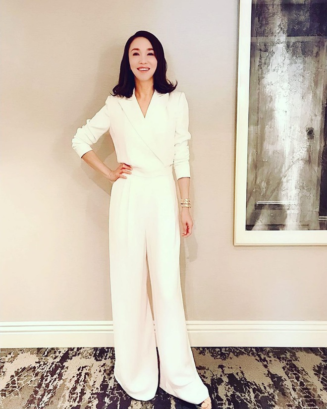 Tứ đại mỹ nh&acirc;n ch&acirc;u &Aacute; diện chung một thiết kế jumpsuit trắng: Qu&aacute; kh&oacute; để nhận định ai đỉnh nhất - Ảnh 4.