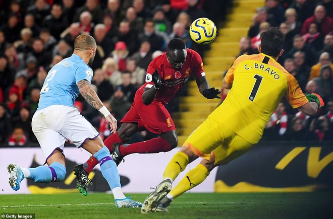 Nghiền nát Man City trong trận chung kết mùa giải đầy tranh cãi, Liverpool bỏ xa đối thủ tới 9 điểm và tiếp tục cô độc trên đỉnh BXH - Ảnh 6.