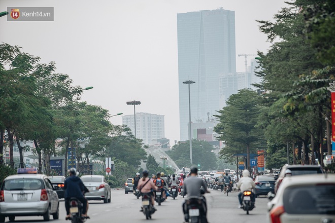 Chất lượng không khí ở Hà Nội tiếp tục xấu đi - Ảnh 2.