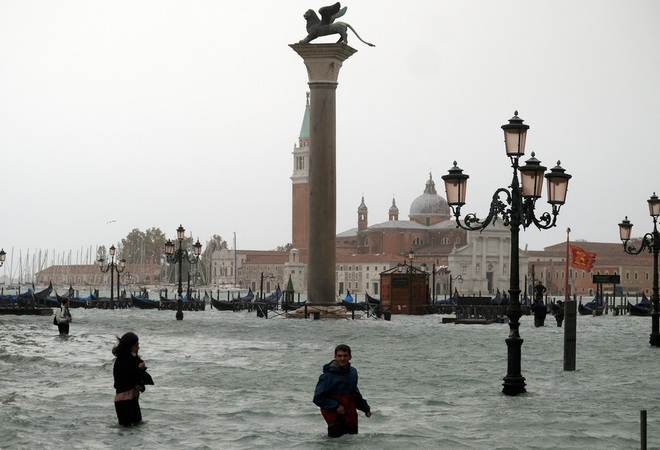 Venice huyền thoại có thể chìm trong nước lũ - Ảnh 1.