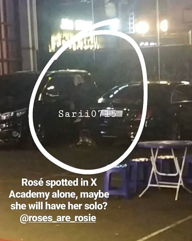 Hết Lisa đăng ảnh với dancer đến Ros&eacute; bị fan bắt gặp đi ra từ học viện nhảy của YG, ng&agrave;y BLACKPINK comeback đ&atilde; tới rất gần? - Ảnh 2.