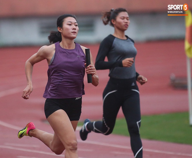 Cô gái vàng trong làng điền kinh Lê Tú Chinh bước qua áp lực hướng đến mục tiêu cao nhất tại SEA Games 30 - Ảnh 3.