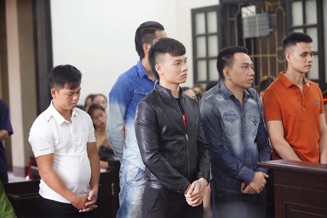 Giang hồ mạng Khá Bảnh bị tuyên 10 năm 6 tháng tù giam, truy thu gần 5 tỷ đồng - Ảnh 22.
