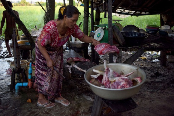 Ngành kinh doanh thịt chó ở Campuchia: Tàn bạo, đầy tội lỗi và những hệ lụy sức khỏe đáng báo động - Ảnh 7.