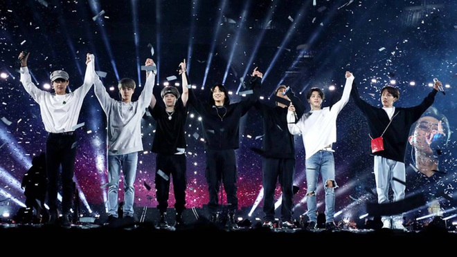 BTS kiếm hơn 2000 tỉ đồng tiền vé concert, xếp sau mỗi Elton John thế mà lại thua giải tour diễn của năm trước BLACKPINK - Ảnh 2.