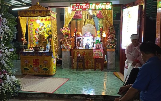 Vụ người đ&agrave;n &ocirc;ng đang ngủ trưa bị h&agrave;ng x&oacute;m ch&eacute;m tử vong: Nhiều người nh&igrave;n thấy hung thủ m&agrave;i dao v&agrave;i ng&agrave;y trước &aacute;n mạng - Ảnh 2.