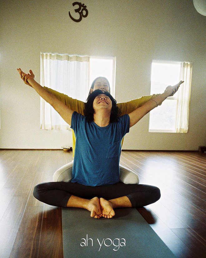 Bộ ảnh tập yoga gây bão MXH của vợ chồng Lee Hyori: Nhìn qua tựa ngôn tình, gần vào mới thấy ông xã cam chịu ra sao! - Ảnh 9.