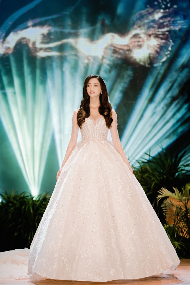 Khả năng catwalk của Lương Th&ugrave;y Linh tại Miss World sắp tới? C&oacute; l&yacute; do để ch&uacute;ng ta c&ugrave;ng y&ecirc;n t&acirc;m! - Ảnh 8.