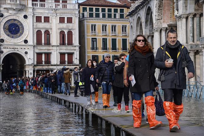  Ban bố tình trạng khẩn cấp tại Venice  - Ảnh 1.