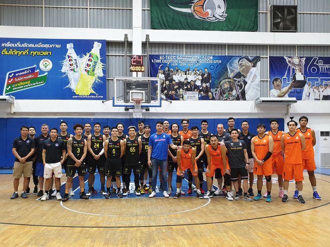 Đội tuyển b&oacute;ng rổ Việt Nam thua đậm Th&aacute;i Lan trong trận đấu giao hữu trước thềm SEA Games 30 - Ảnh 1.