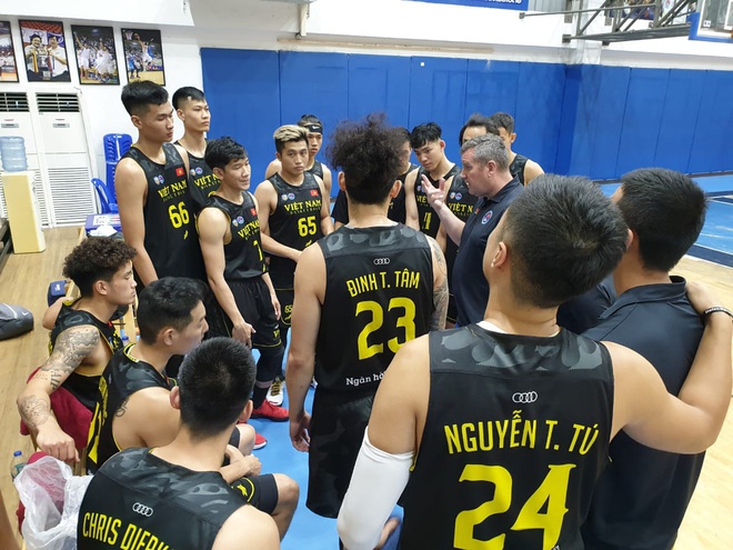 Đội tuyển b&oacute;ng rổ Việt Nam thua đậm Th&aacute;i Lan trong trận đấu giao hữu trước thềm SEA Games 30 - Ảnh 2.