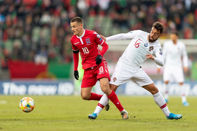 Ronaldo ghi bàn thắng dễ bậc nhất trong sự nghiệp, Bồ Đào Nha chính thức có vé đến thẳng Euro 2020 - Ảnh 3.