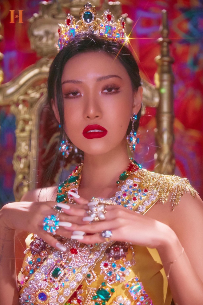 Top 50 nữ idol hot nhất hiện nay: Hwasa đè bẹp cả Jennie - Taeyeon, cả nhóm tân binh (G)I-DLE vươn lên quá nguy hiểm - Ảnh 1.